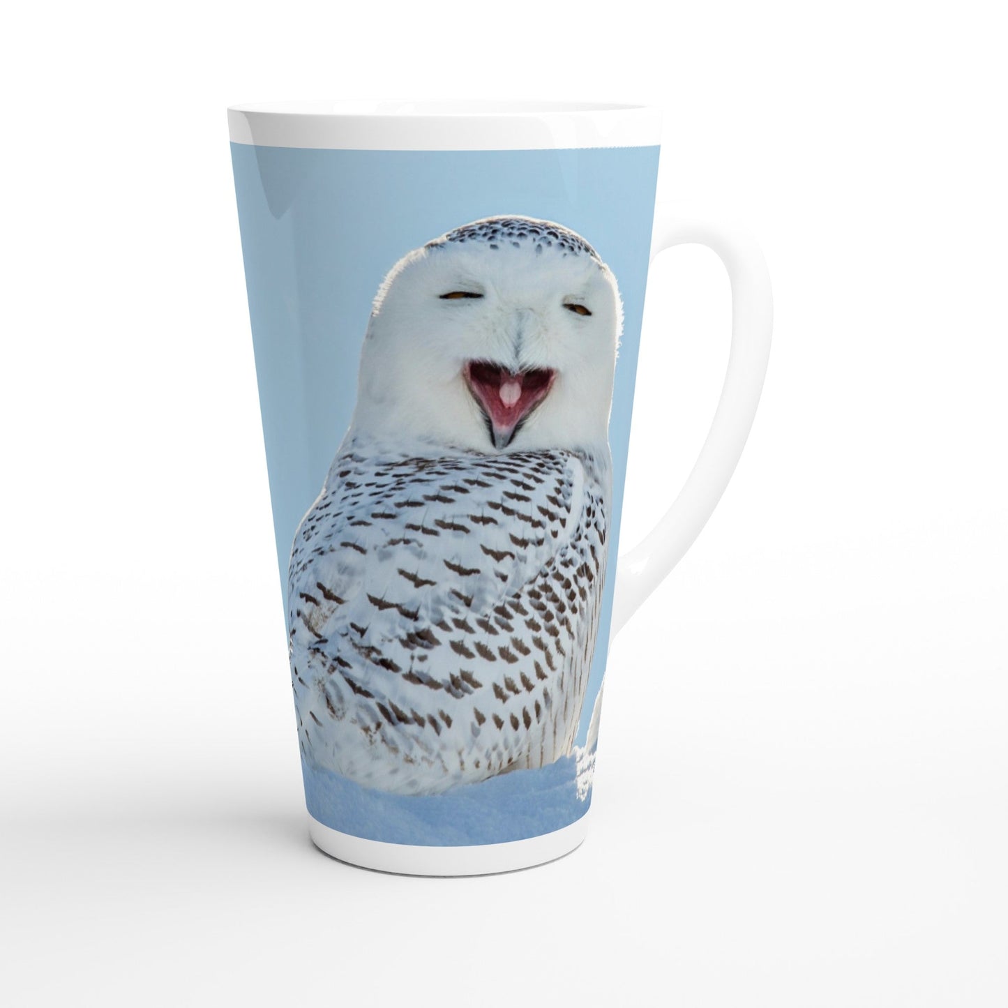Tasse mit rundumdruck einer lachenden Schneeule