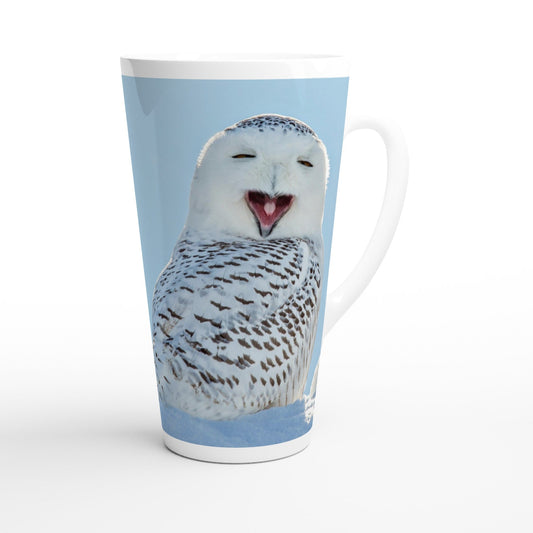 Tasse mit rundumdruck einer lachenden Schneeule